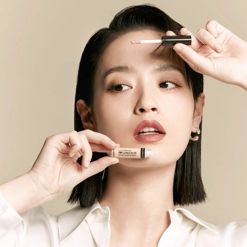 Roświetlający korektor z SPF 28 PA++